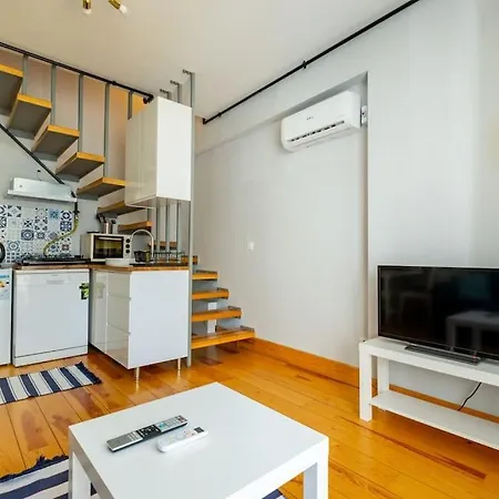 Сasa de vacaciones House With 5 Floor And Elevator