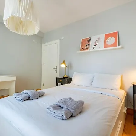 Сasa de vacaciones House With 5 Floor And Elevator Estambul