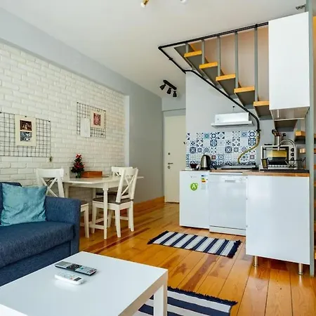 House With 5 Floor And Elevator Сasa de vacaciones